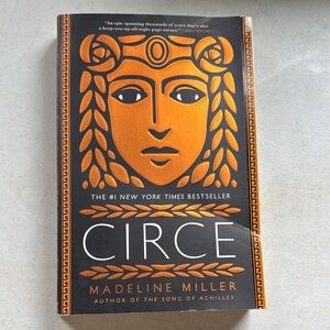 Circe by Madeline Miller Paperback